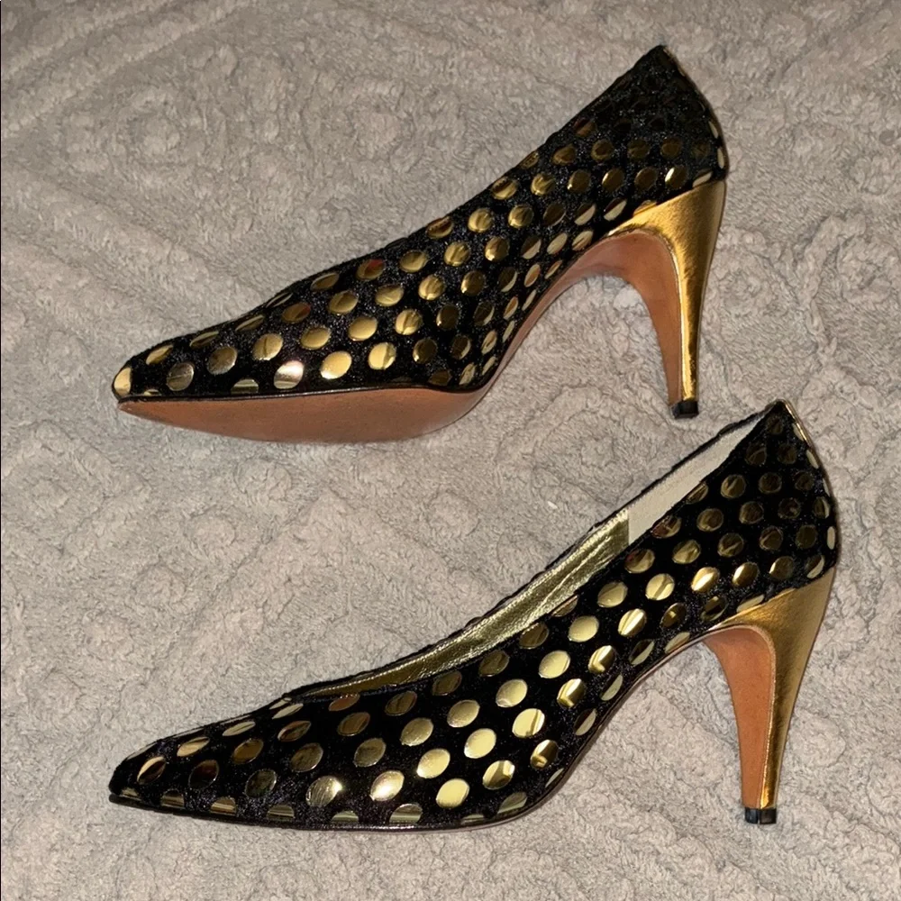 A’MANO Black and Gold Polka Dot Heels - Picture 5 of 11